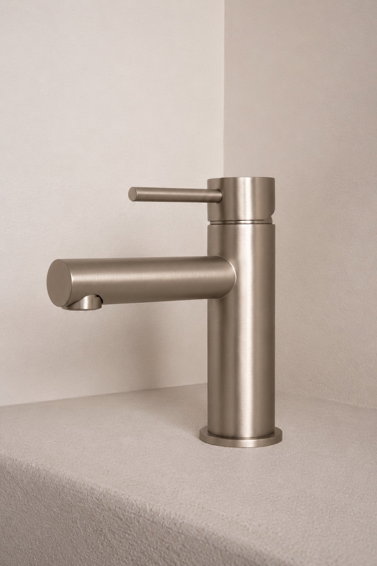 Aeris Short Basin Mixer Tap