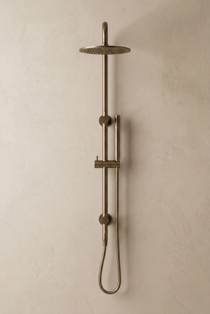 Linea Quadrata Lusso shower system in Antique Brass
